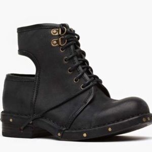 Jeffrey Campbell size 9 cutout combat booties